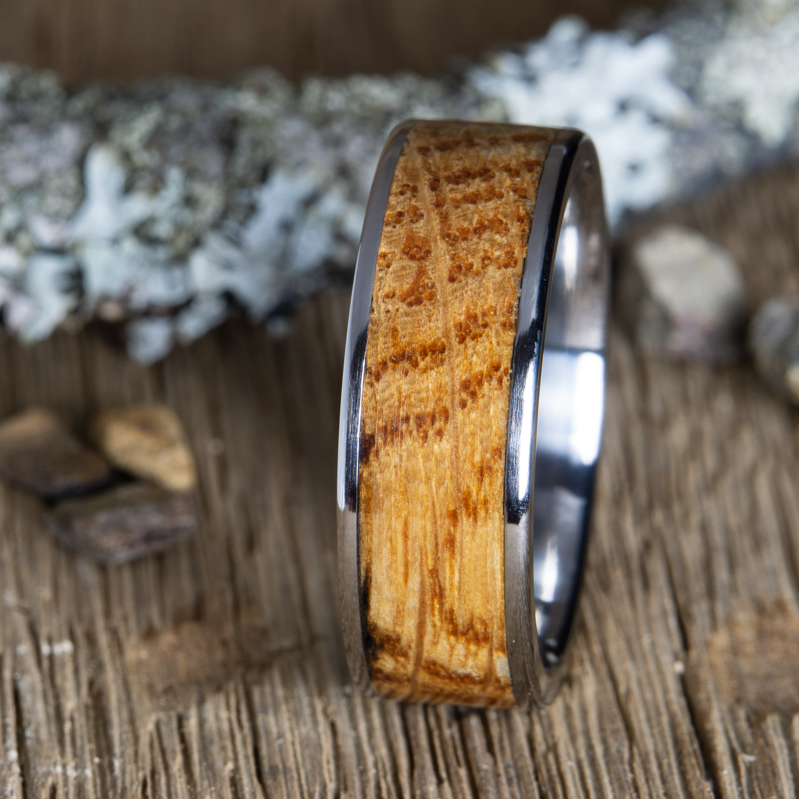 whiskey barrel ring with titanium comfort fit core