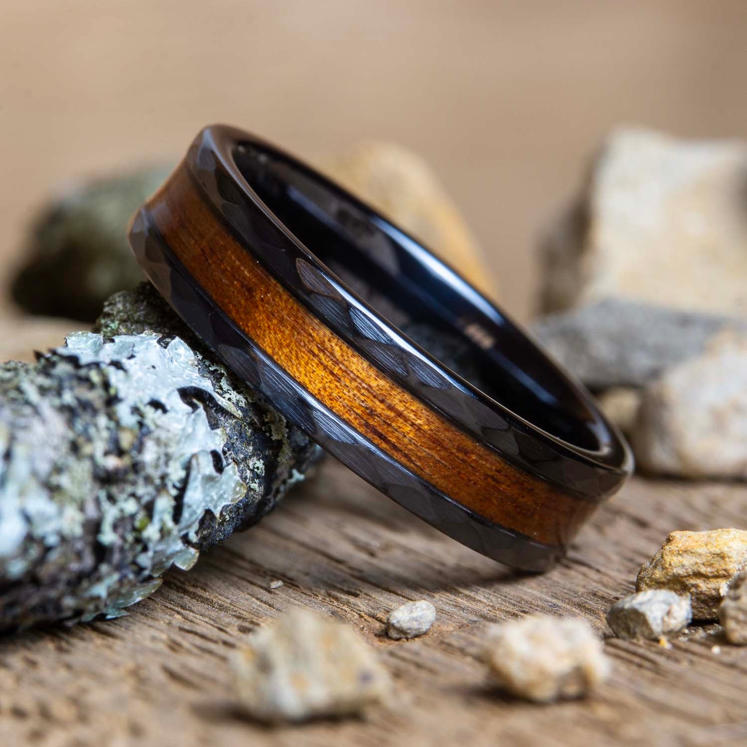"Golden hammer" Hammered ring with Koa wood inlay