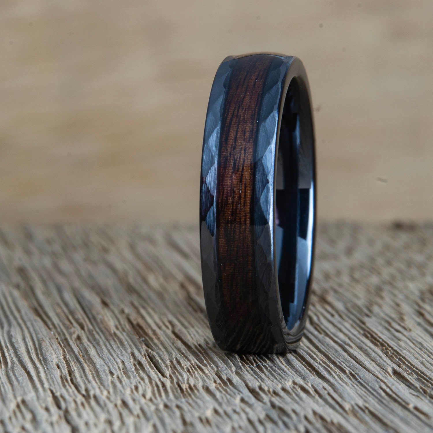 Hammered black ring with Rosewood inlay