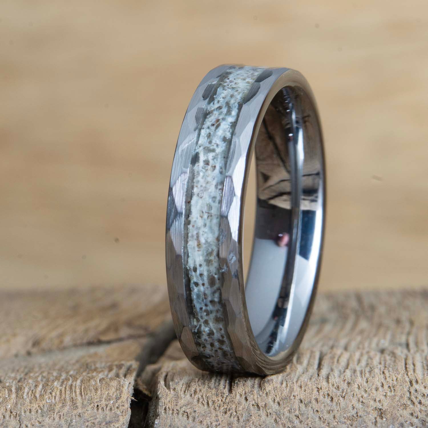 The hammered stag- Tungsten ring with hammered finish and antler 6mm