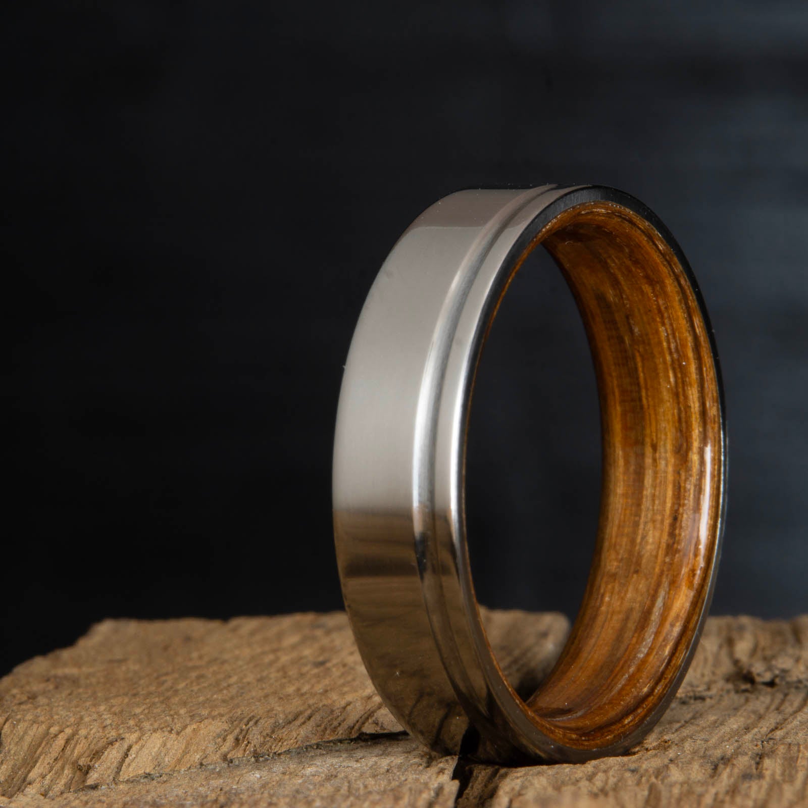 titanium whiskey barrel ring-satin single groove titanium wood ring with whiskey barrel wood