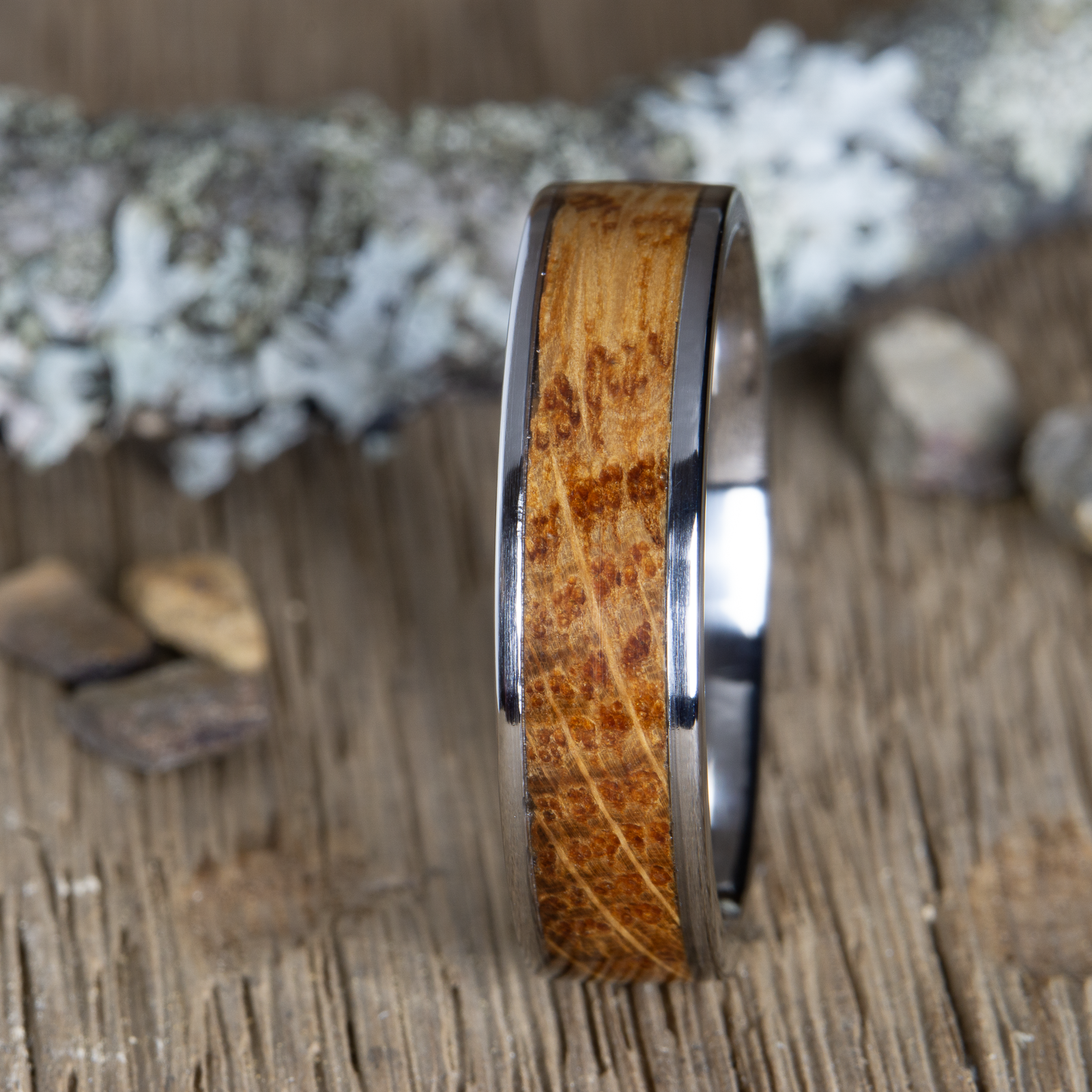 the trace-whiskey barrel ring with titanium core