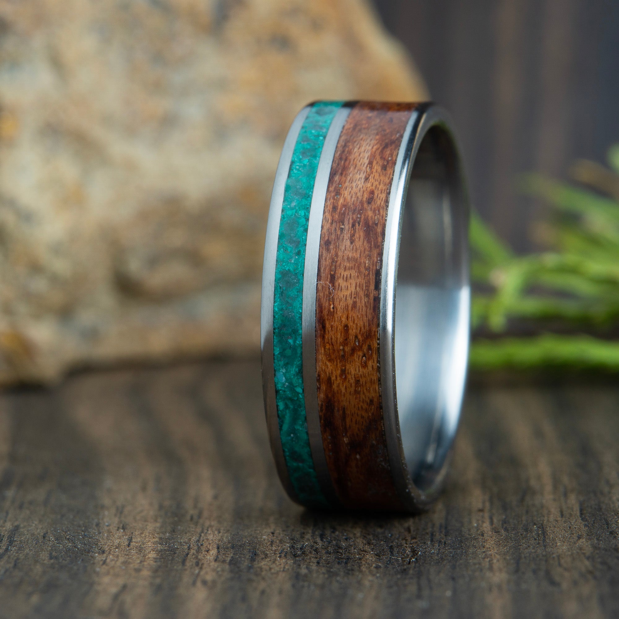wood ring w/malachite and titanium