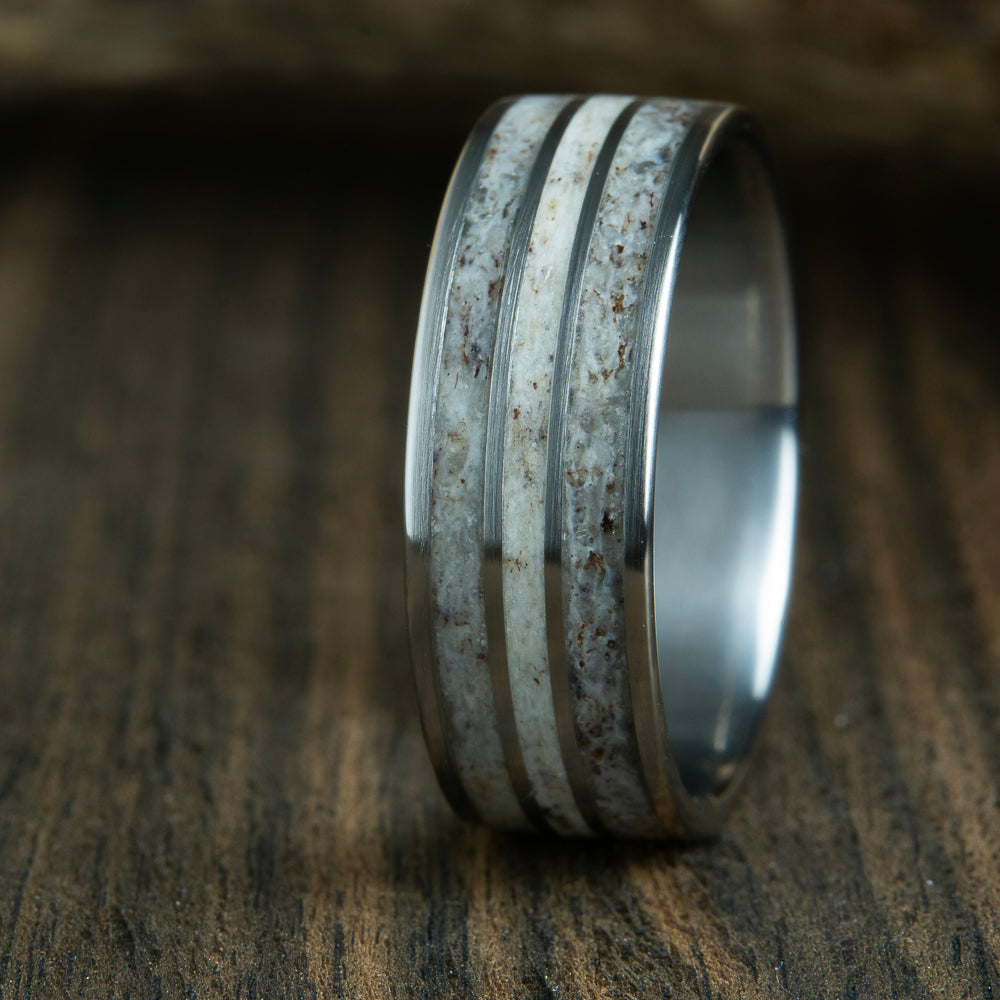 Antler ring with 3 inlays